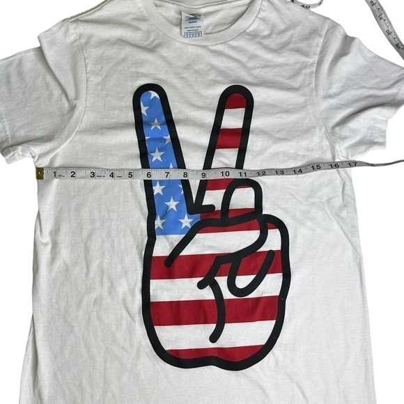 Delta Soft Brand American Flag Peace Sign. Size Small - Picture 2 of 4